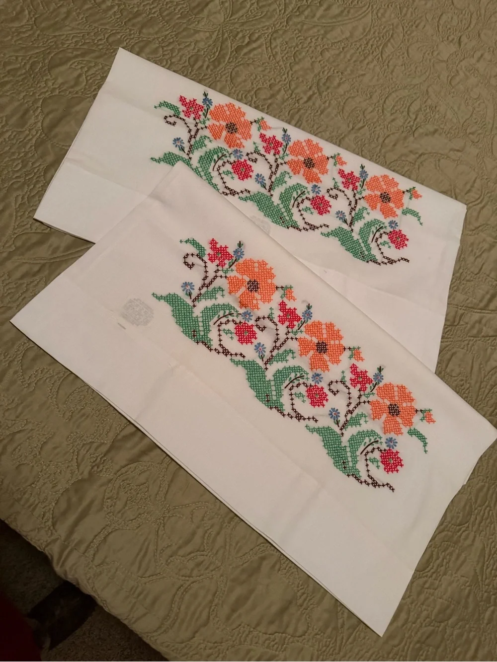 VTG Hand Cross Stitched Floral Pillowcase Set Cottagecore Embroidered Standard